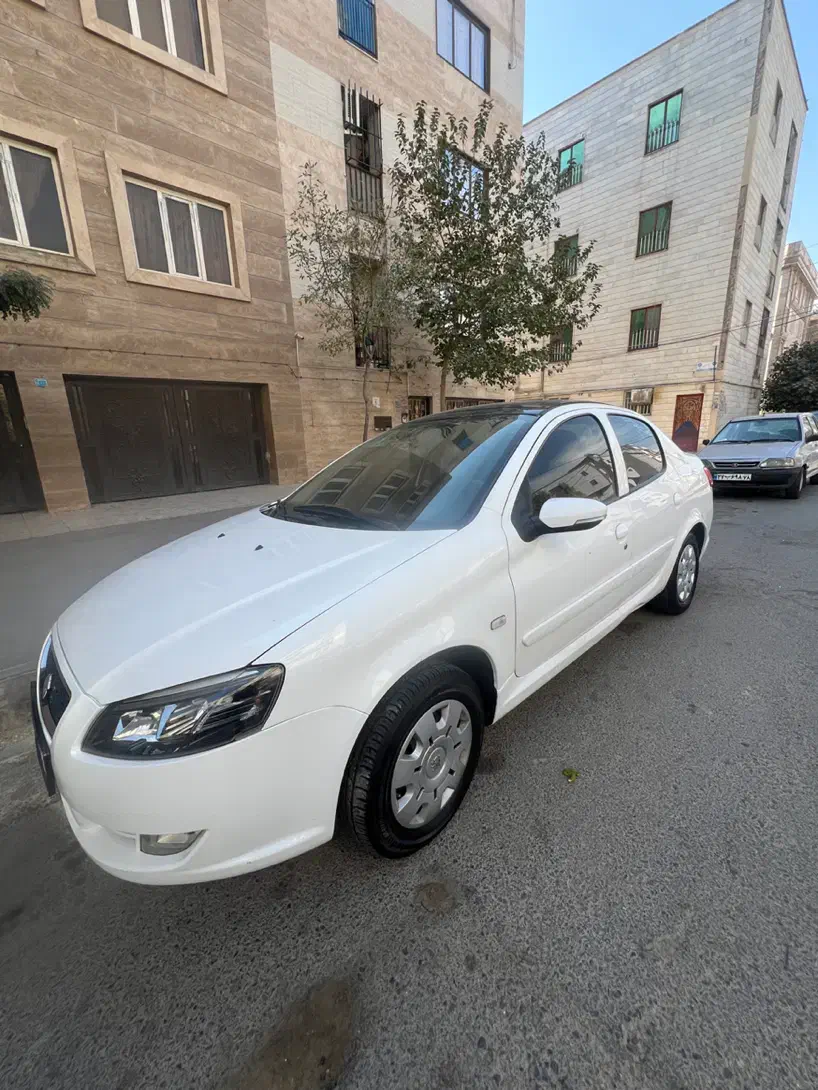 رانا پلاس پانا۱۴۰۰/سقف شیشه ای|خودرو سواری و وانت|پرند, فاز ۵|دیوار