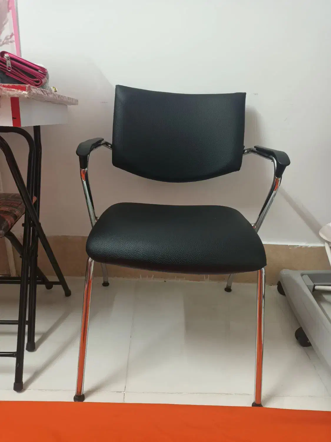 صندلی|صندلی و نیمکت|قم, شهر قائم|دیوار