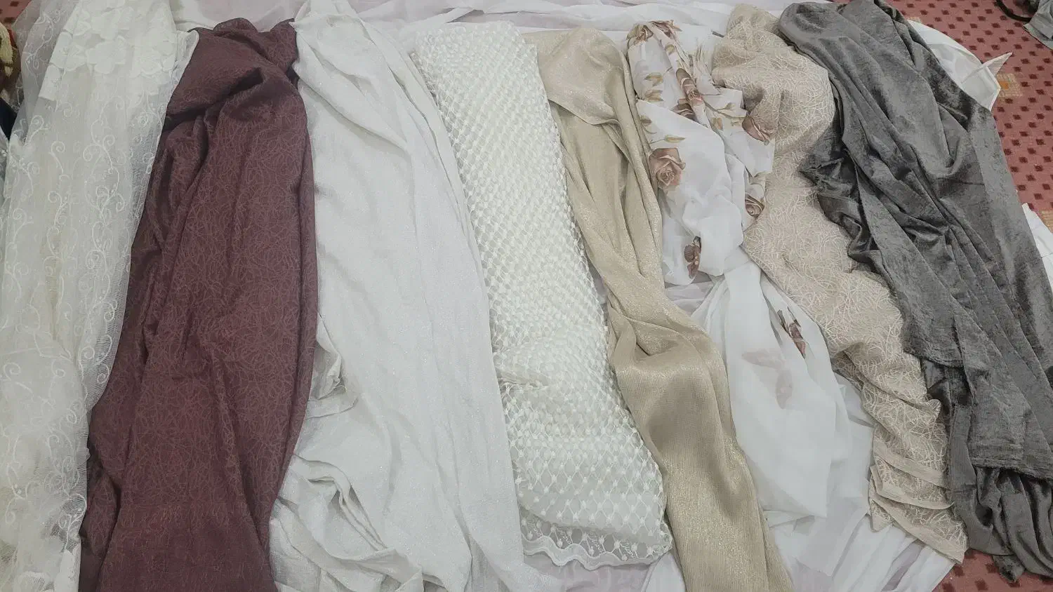 تعدای پارچه پرده آخر طاقه جنس خوب|پرده، رانر، رومیزی|بندر کنگان, |دیوار