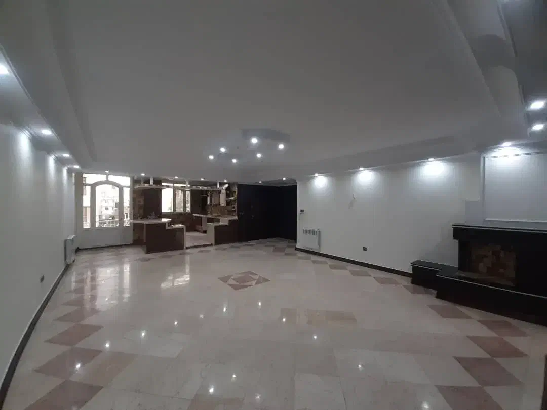 ۱۳۰ متر ۳ خوابه امکانات کامل