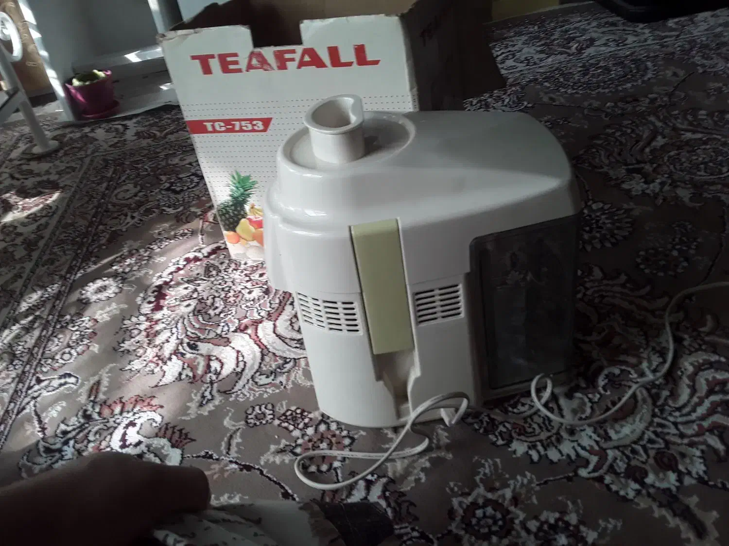 ابمیوه گیری نو مناسب جهزیه|آبمیوهگیر و آبمرکباتگیر|کاشان, شهرک خاتم الانبیا (مسکن ملی کاشان)|دیوار