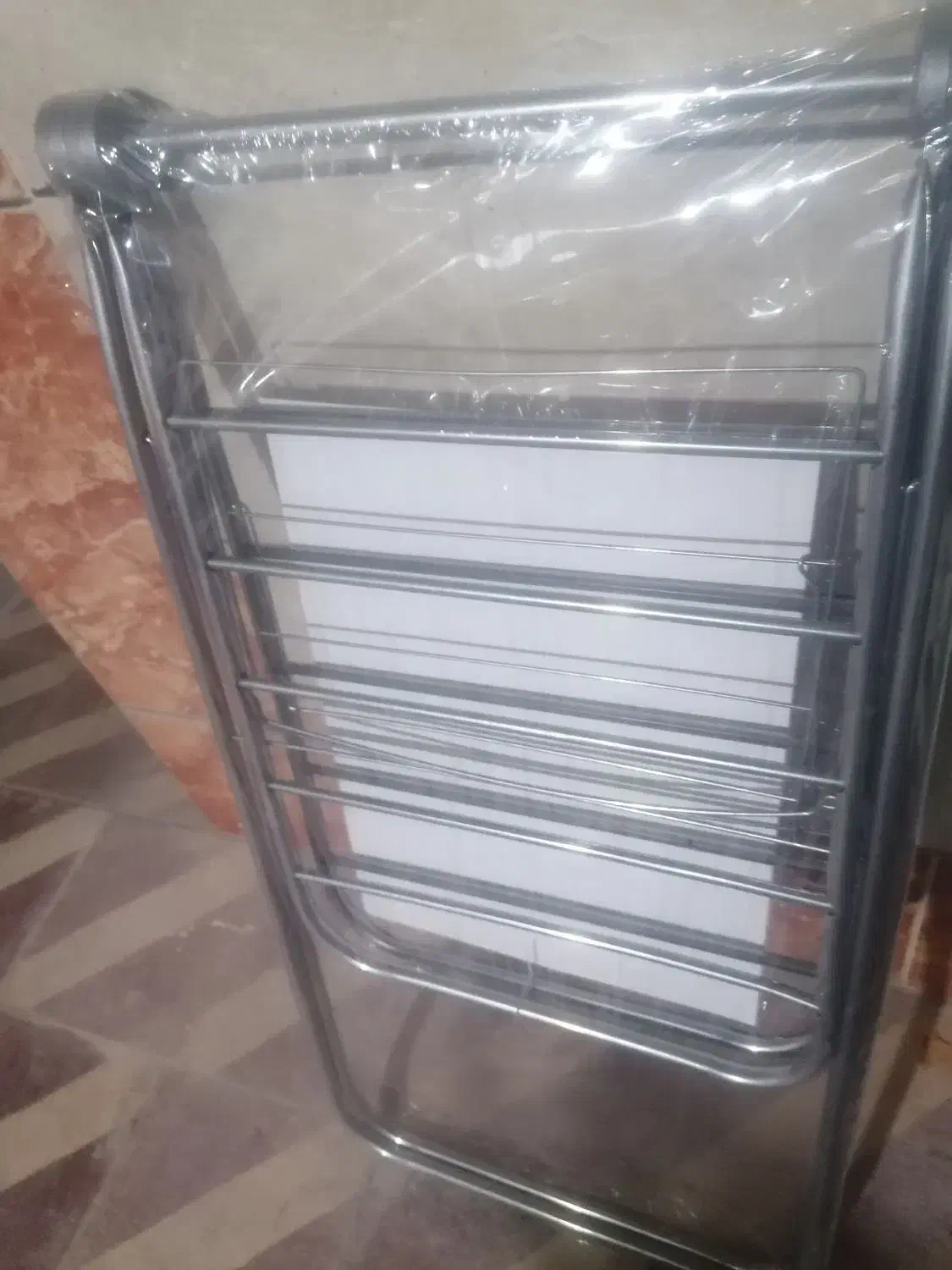 حراج بند رخت استاتیک و مشکی طلا|بندرخت و رخت‌آویز|لار, |دیوار