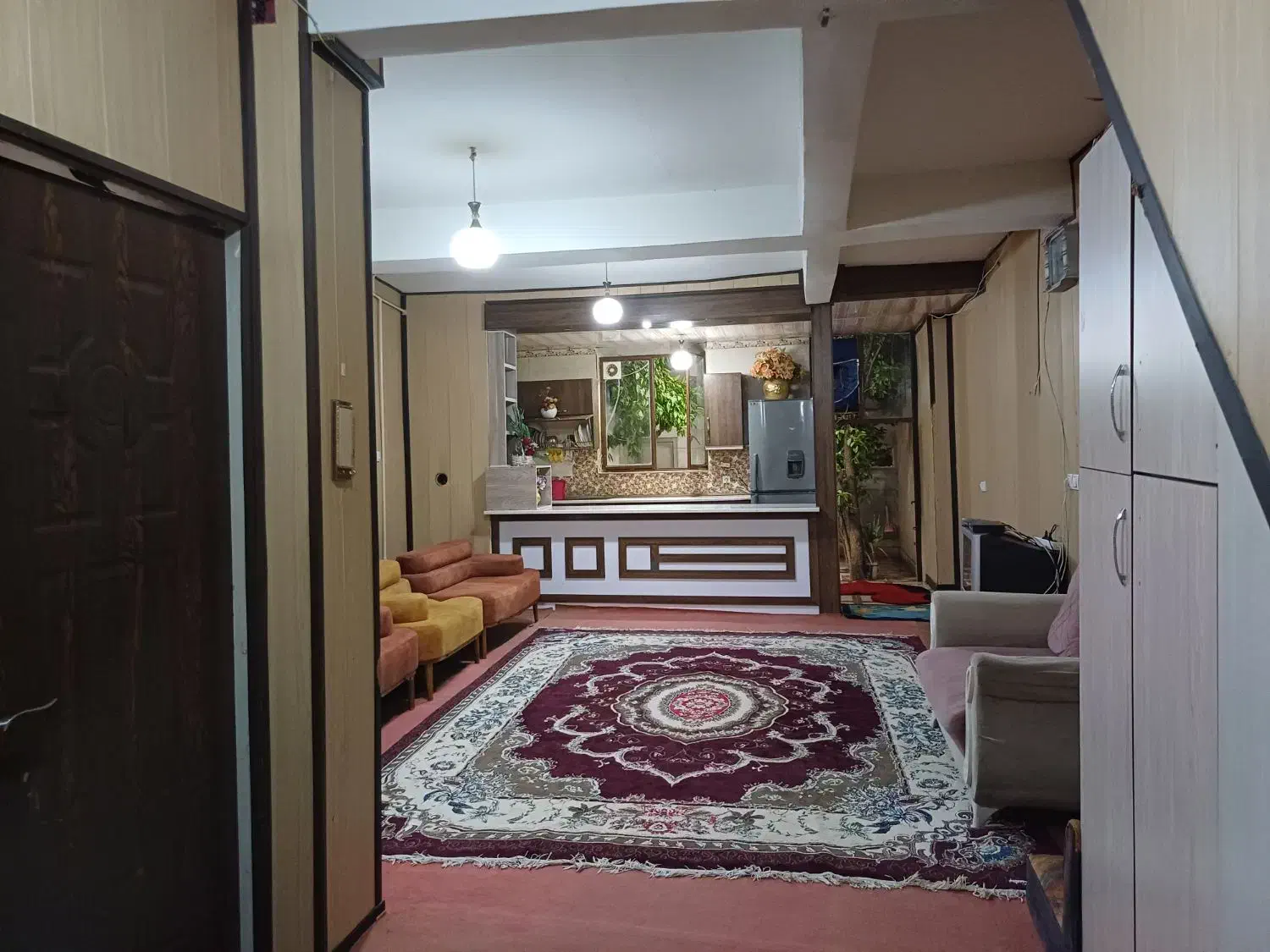 منزل مبله مرکز شهر زند.روزانه.هفتگی. ماهانه.|اجارهٔ کوتاه‌مدت آپارتمان و سوئیت|شیراز, گود عربان|دیوار