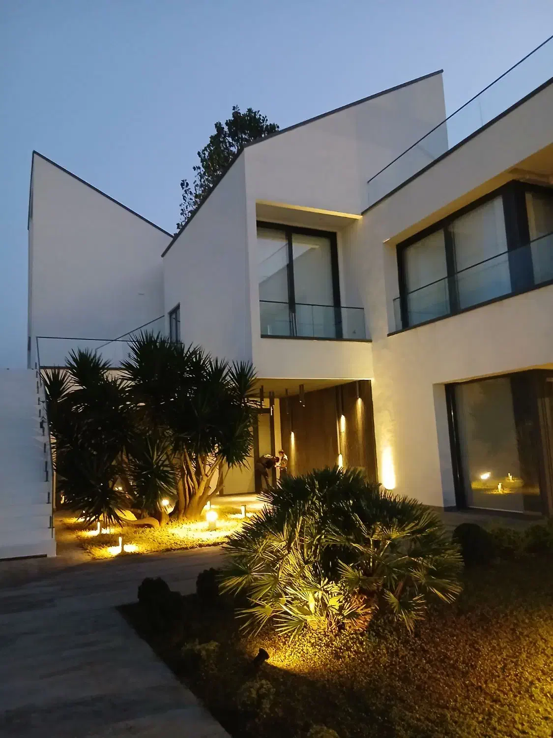 نرده شیشه متری ۲۷۰۰|خدمات پیشه و مهارت|شیراز, چوگیاه|دیوار