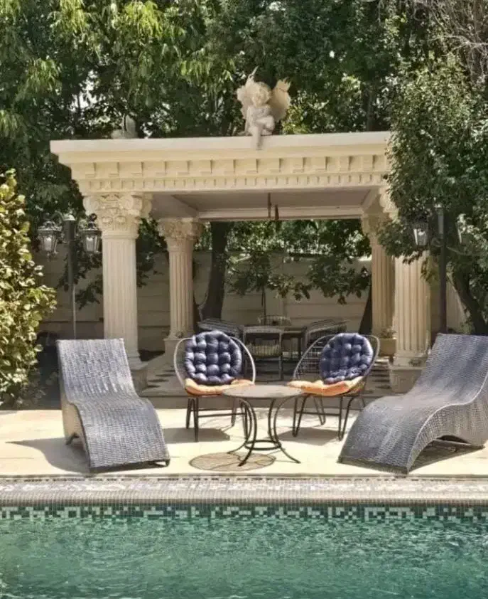 ویلا2بلکس3خواب مدرن استخرسونا آماده جشن و مهنانی|اجارهٔ کوتاه‌مدت ویلا و باغ|شهریار, شهرک بهاران (ویره)|دیوار