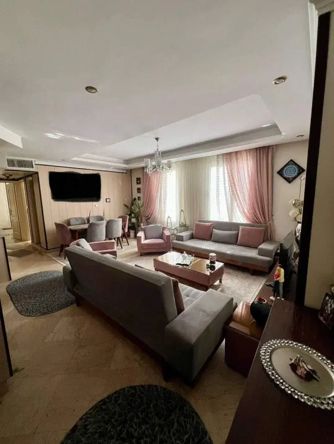 86 متر / نزدیک به مترو صادقیه / نورگیر