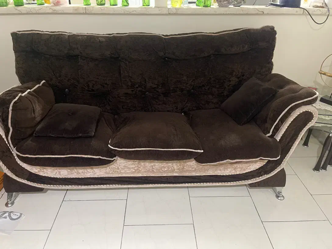 مبل راحتی فروش فوری قیمت مناسب|مبلمان خانگی و میز عسلی|تهران, جمالزاده|دیوار