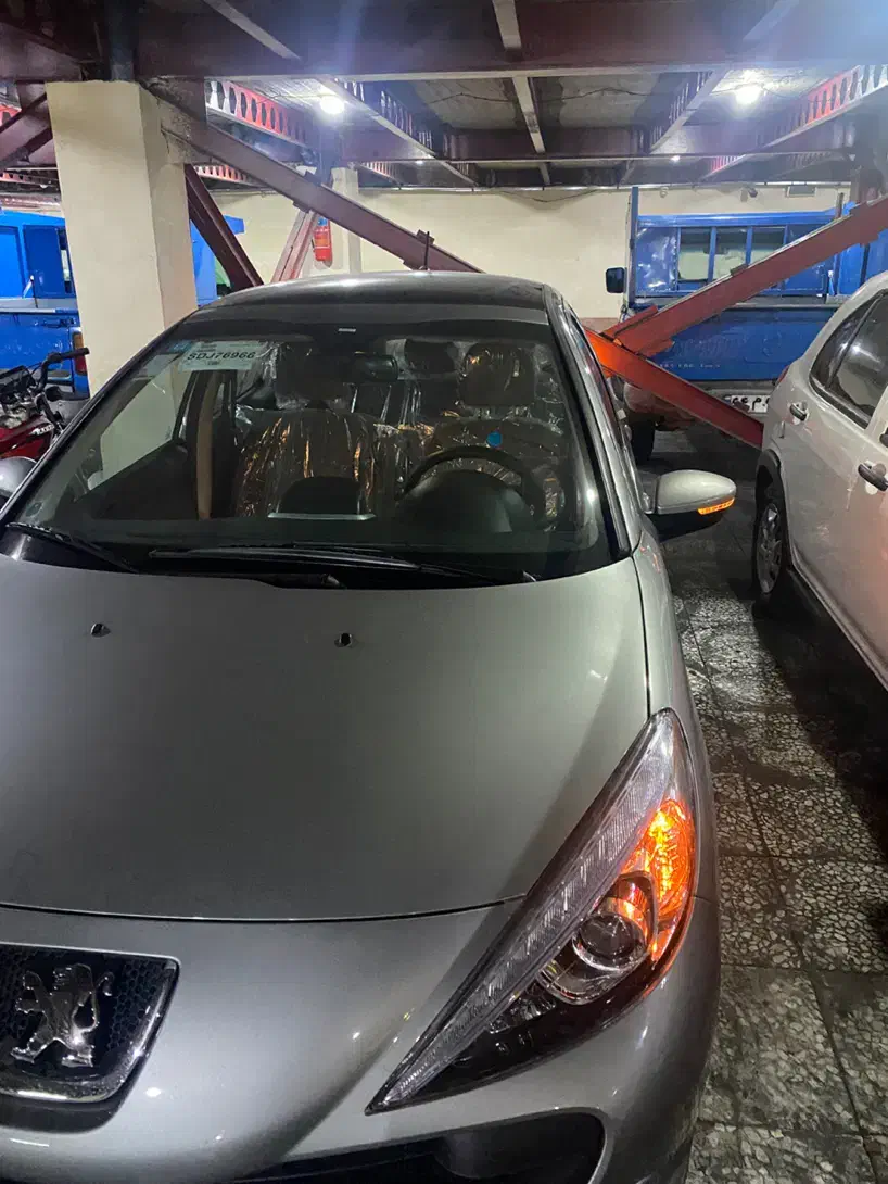 ۲۰۷ تیتانیوم معاوضه خودرو صفر کار کرده|خودرو سواری و وانت|تهران, صادقیه|دیوار