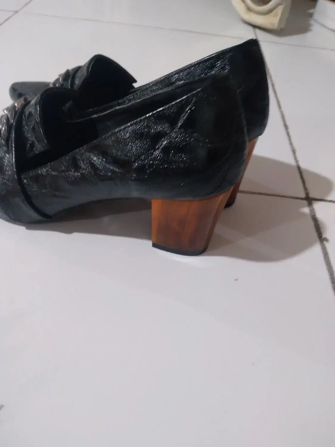 کفش مجلسی زنانه|کیف، کفش، کمربند|اندیشه, اندیشه فاز ۲|دیوار