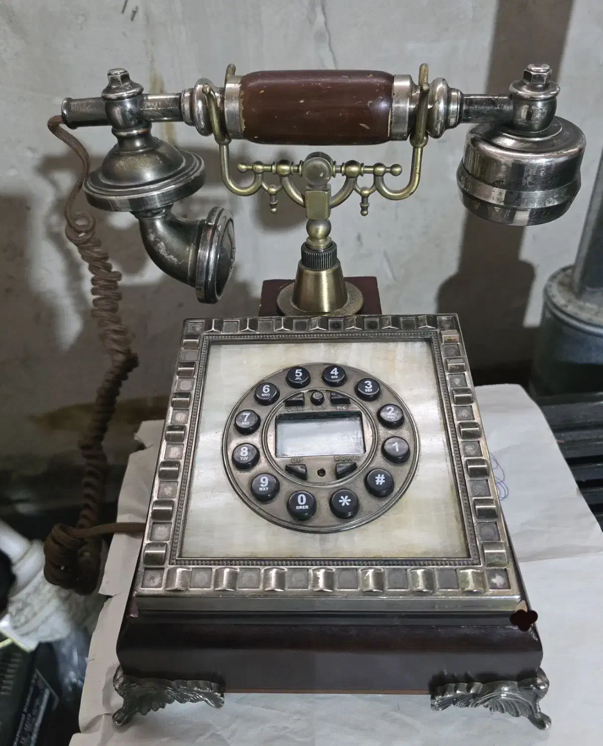 تلفن رومیزی سلطنتی چوبی|تلفن رومیزی|ارومیه, |دیوار