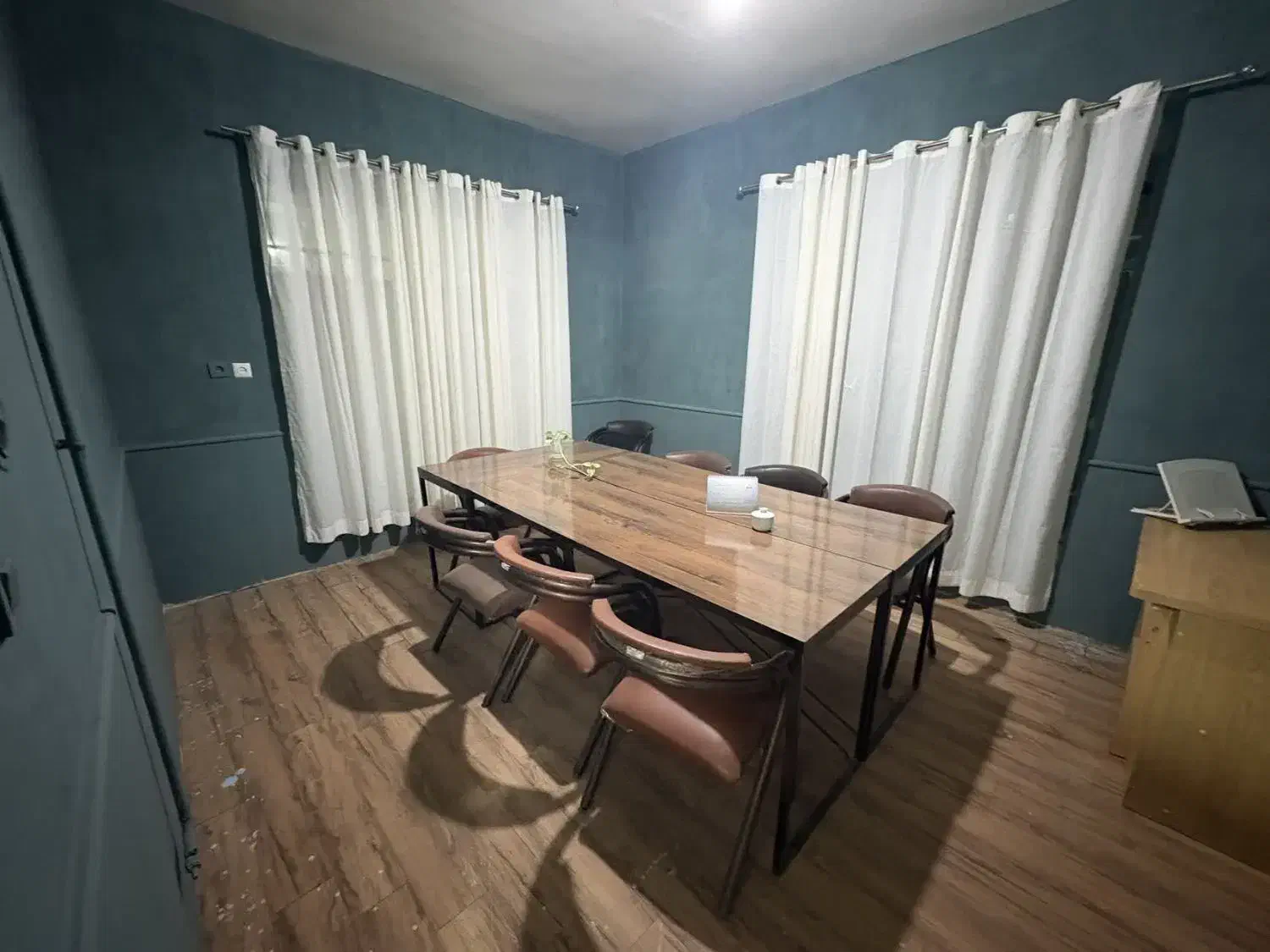 فضای کار اشتراکی|اجارهٔ کوتاه‌مدت دفتر کار و فضای آموزشی|نیشابور, شهید جعفری|دیوار