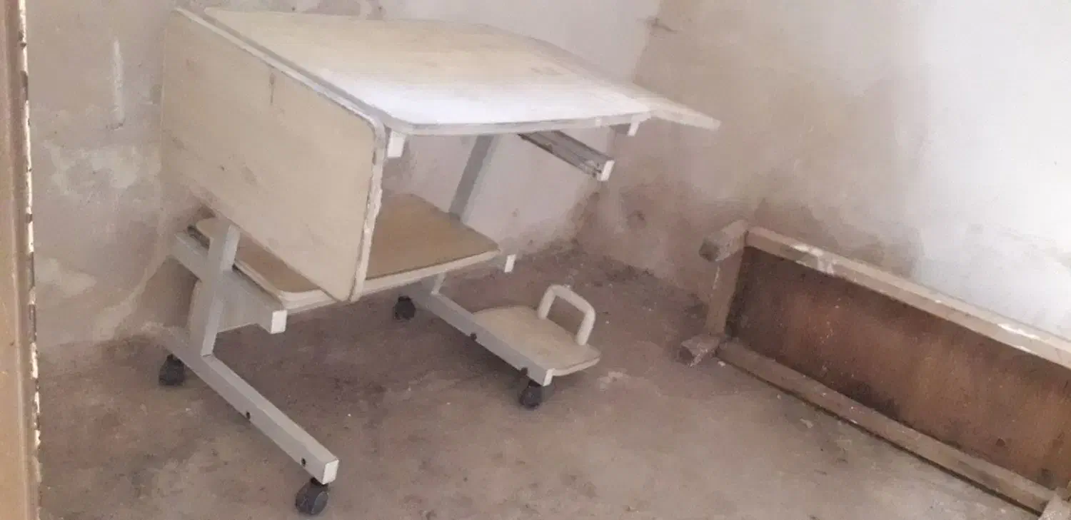 میز مخصوص کامپیوتر یا خیاطی|میز تحریر و کامپیوتر|کنگاور, |دیوار