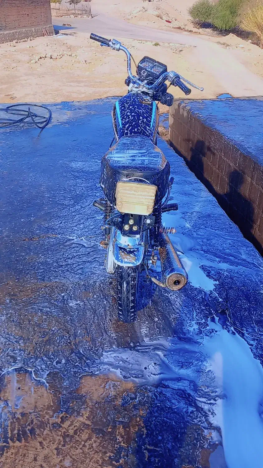 موتور|موتورسیکلت|زاغه, |دیوار