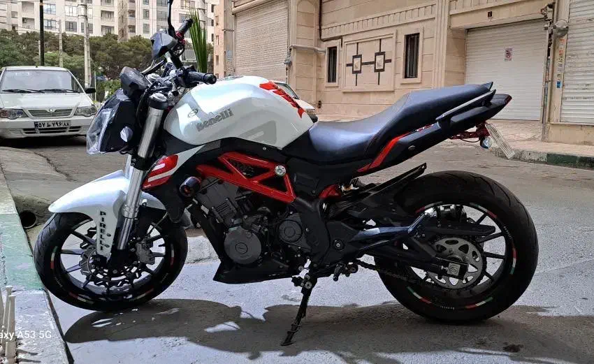 بنلی ۲۵۰ جفت|موتورسیکلت|ری, علایین|دیوار