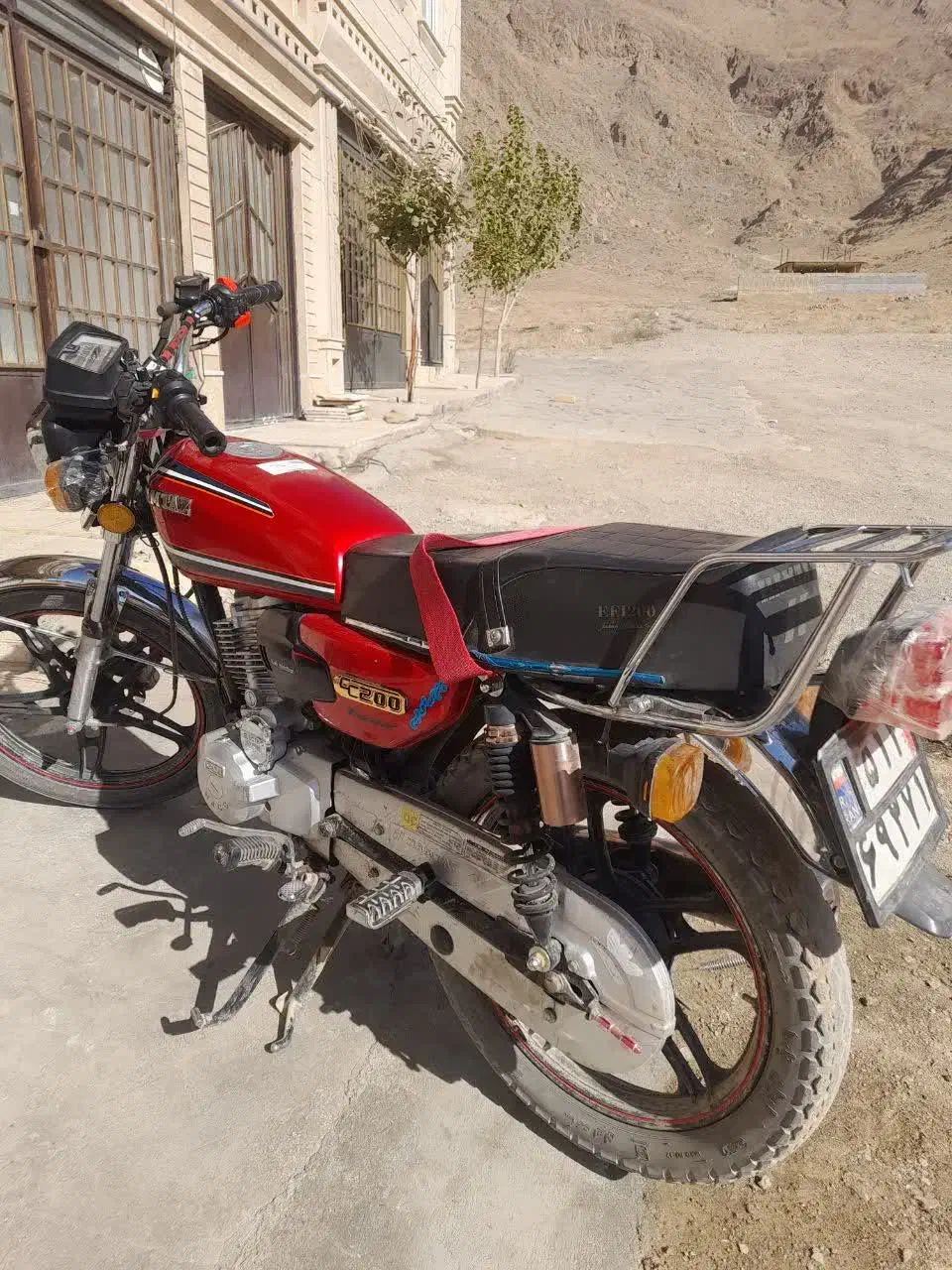 دو عدد موتور همتاز مدل1403 و موتور هندا مدل 84|موتورسیکلت|ملایر, |دیوار