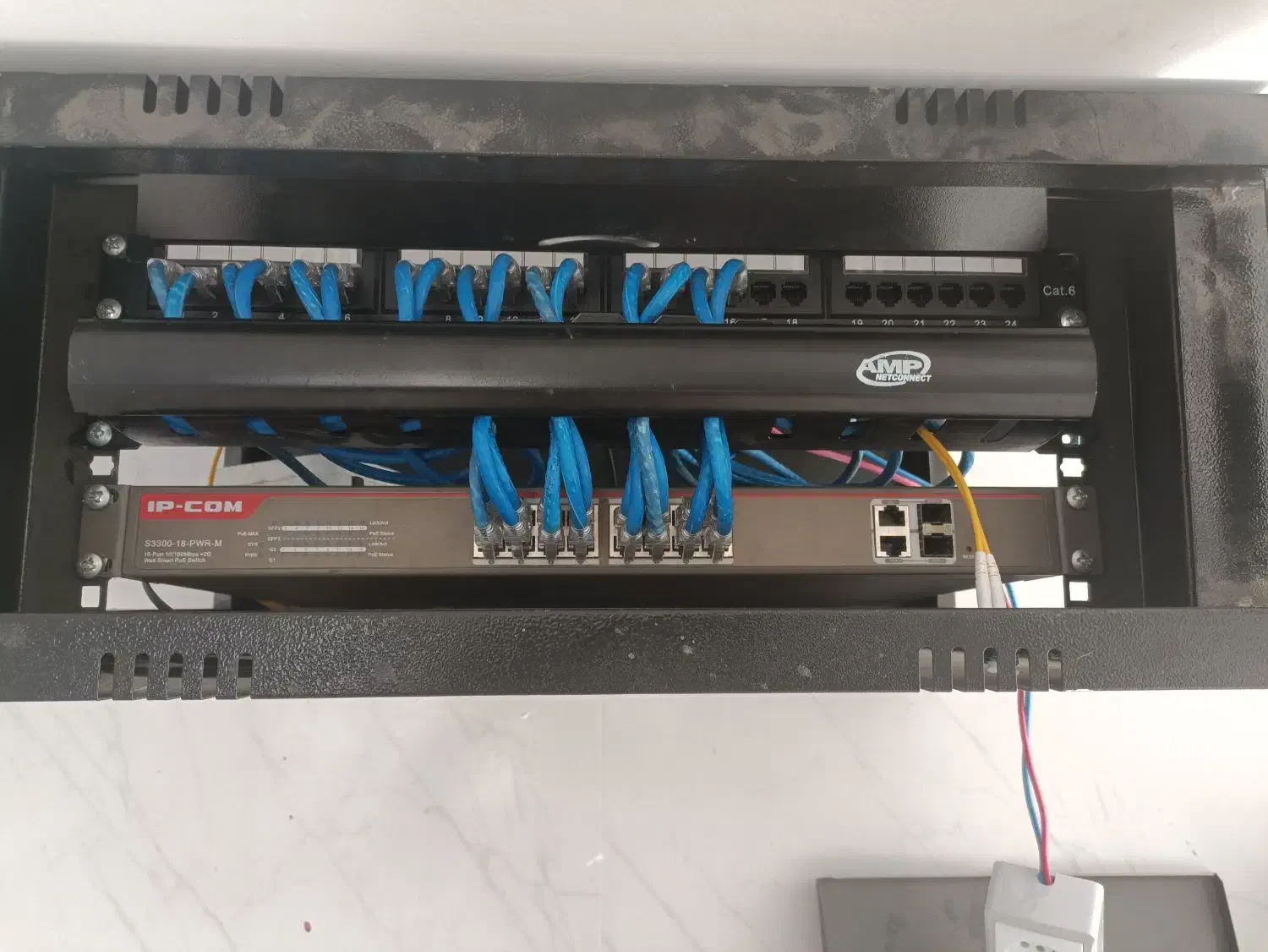 فیبر نوری و شبکه|مودم و تجهیزات شبکه|اهواز, زندوکیلی|دیوار