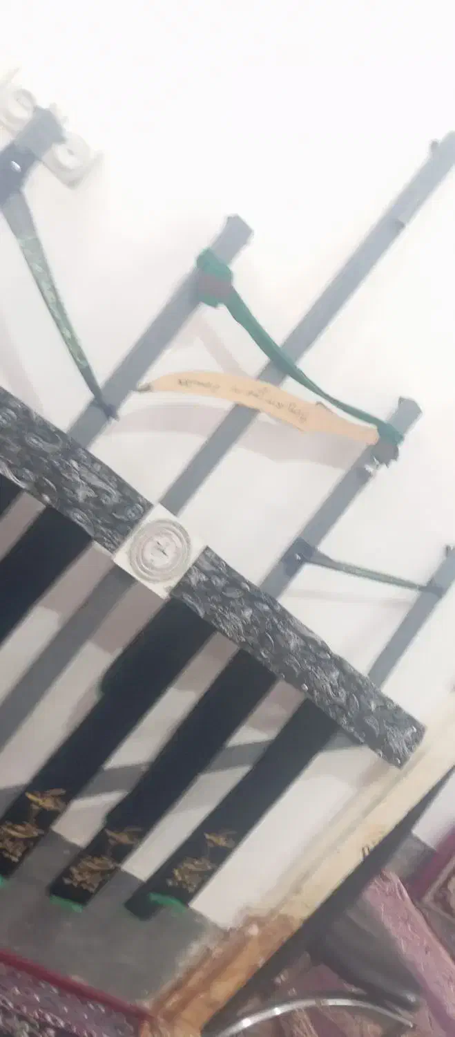 علم چوبی|کلکسیون اشیاء عتیقه|قم, ناصردیوان|دیوار