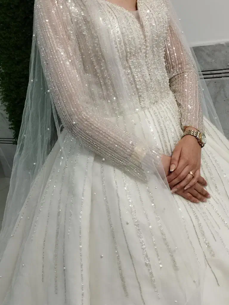 لباس عروس|لباس|کلاله, |دیوار