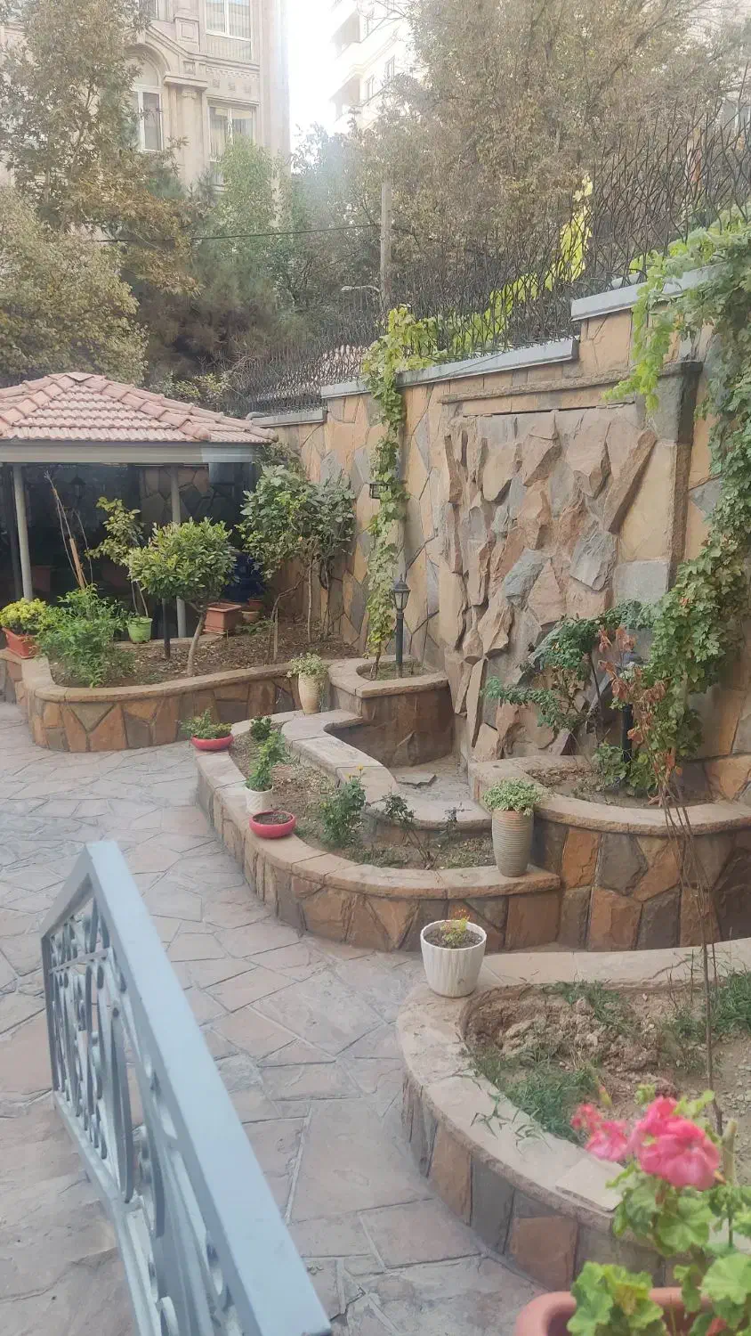 180 متر سه خواب سعادت آباد