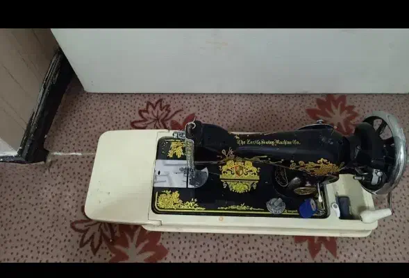 چرخ خیاطی دستی|چرخ خیاطی و ریسندگی|سنندج, |دیوار