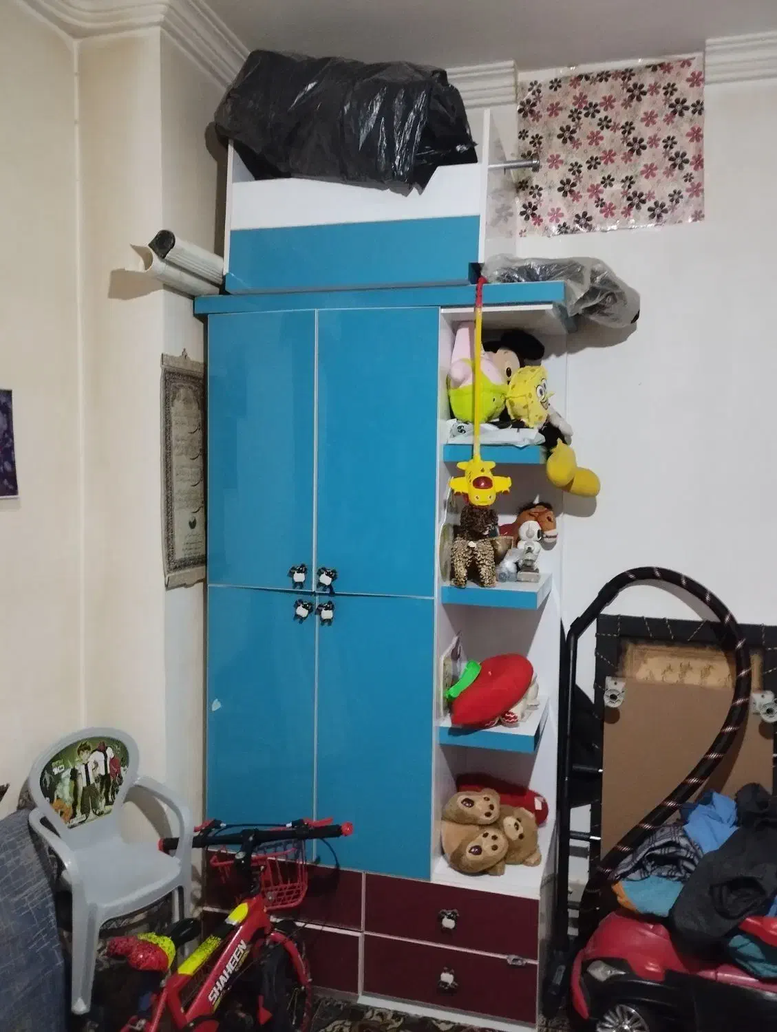 کمد کودک وبوفه ی شیشه ای|اسباب و اثاث بچه|زاهدان, |دیوار