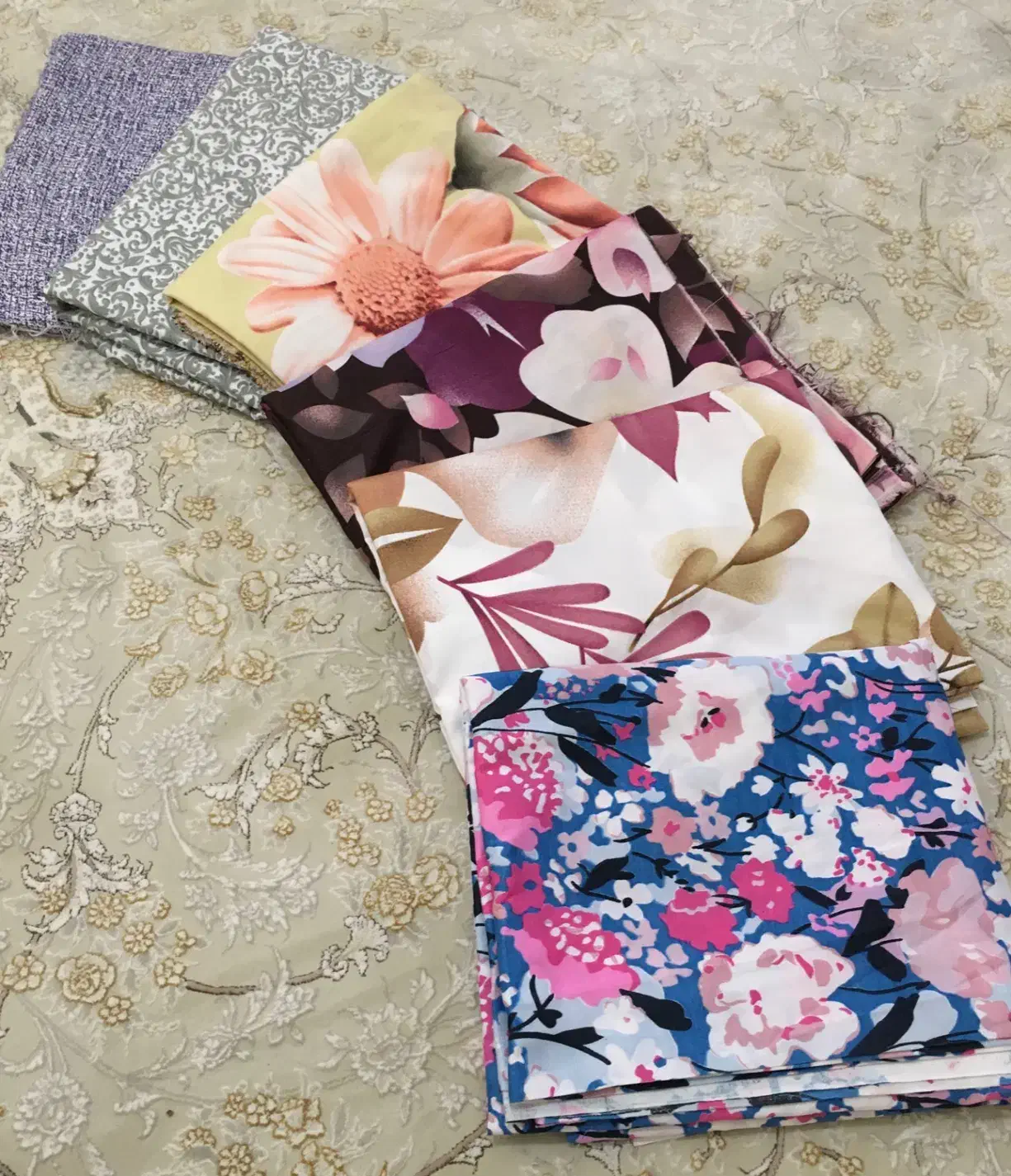 تعدادی پارچه ملافه دوخته نشده نو|رختخواب، بالش، پتو|قزوین, |دیوار