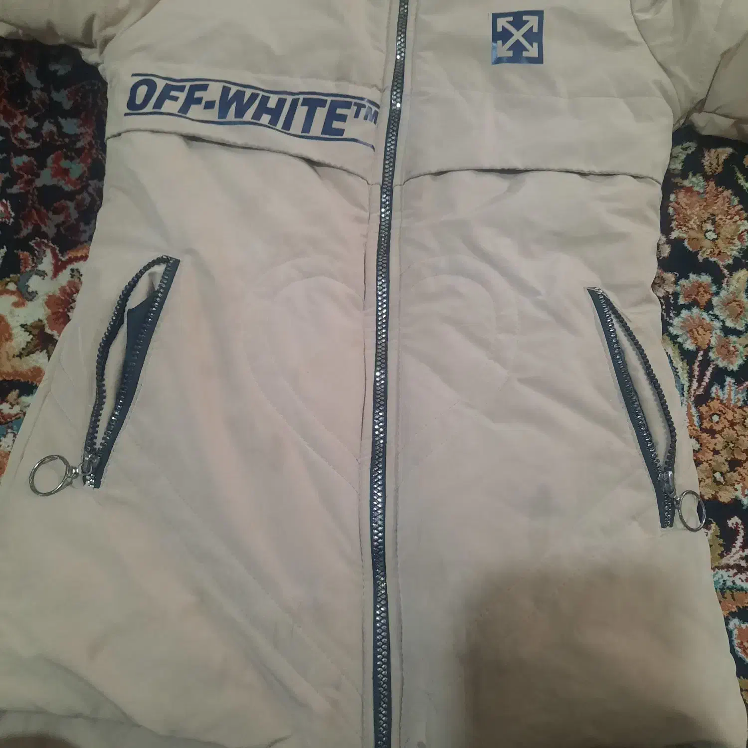 کاپشن نو|لباس|فرخ‌شهر, |دیوار