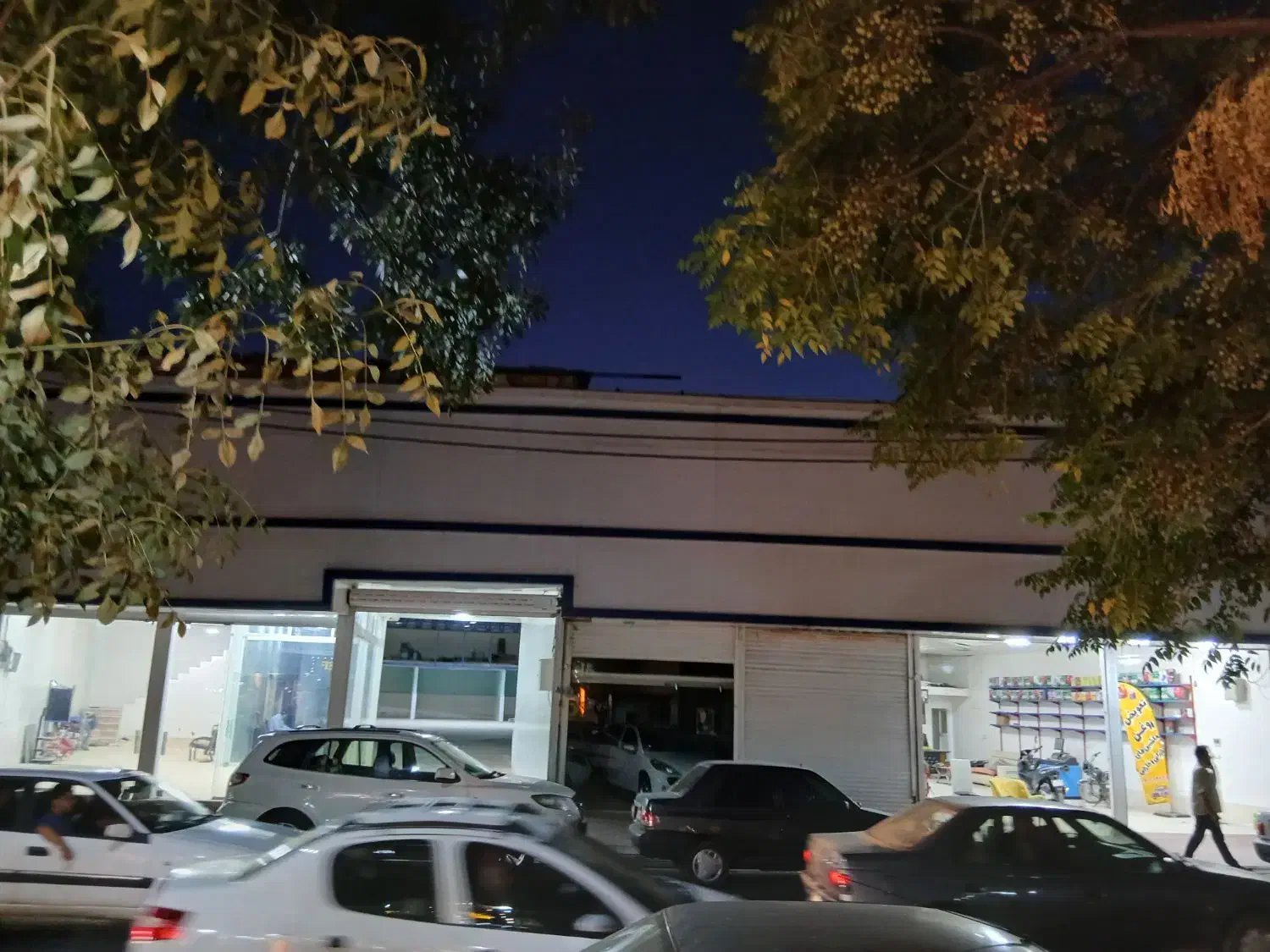 اجاره گاراژ نوساز فول امکانات ۱۴۰۰متر مرکز ورامین|اجارهٔ مغازه و غرفه|ورامین, ورامین|دیوار