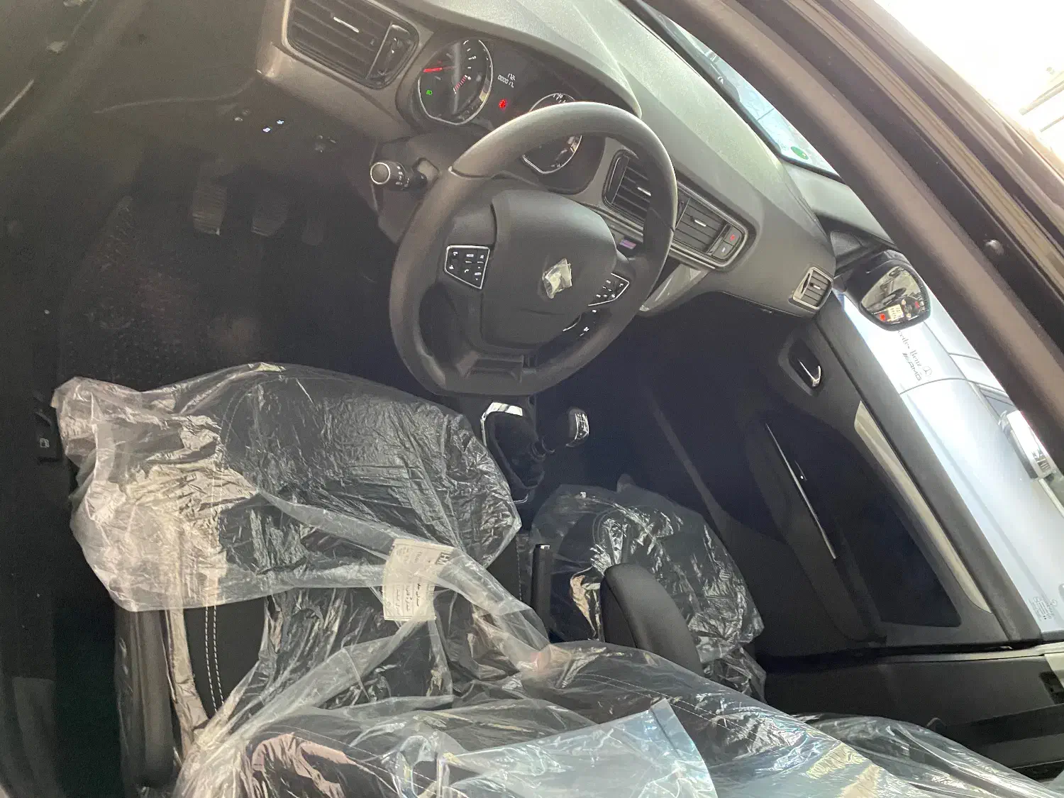 تارا ۶ دنده V1 صفر کیلومتر|خودرو سواری و وانت|امیدیه, |دیوار