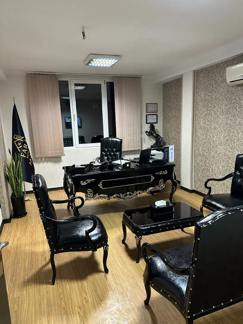 استخدام منشی تمام وقت در دفتر املاک|استخدام اداری و مدیریت|تهران, فلسطین (میدان انقلاب)|دیوار