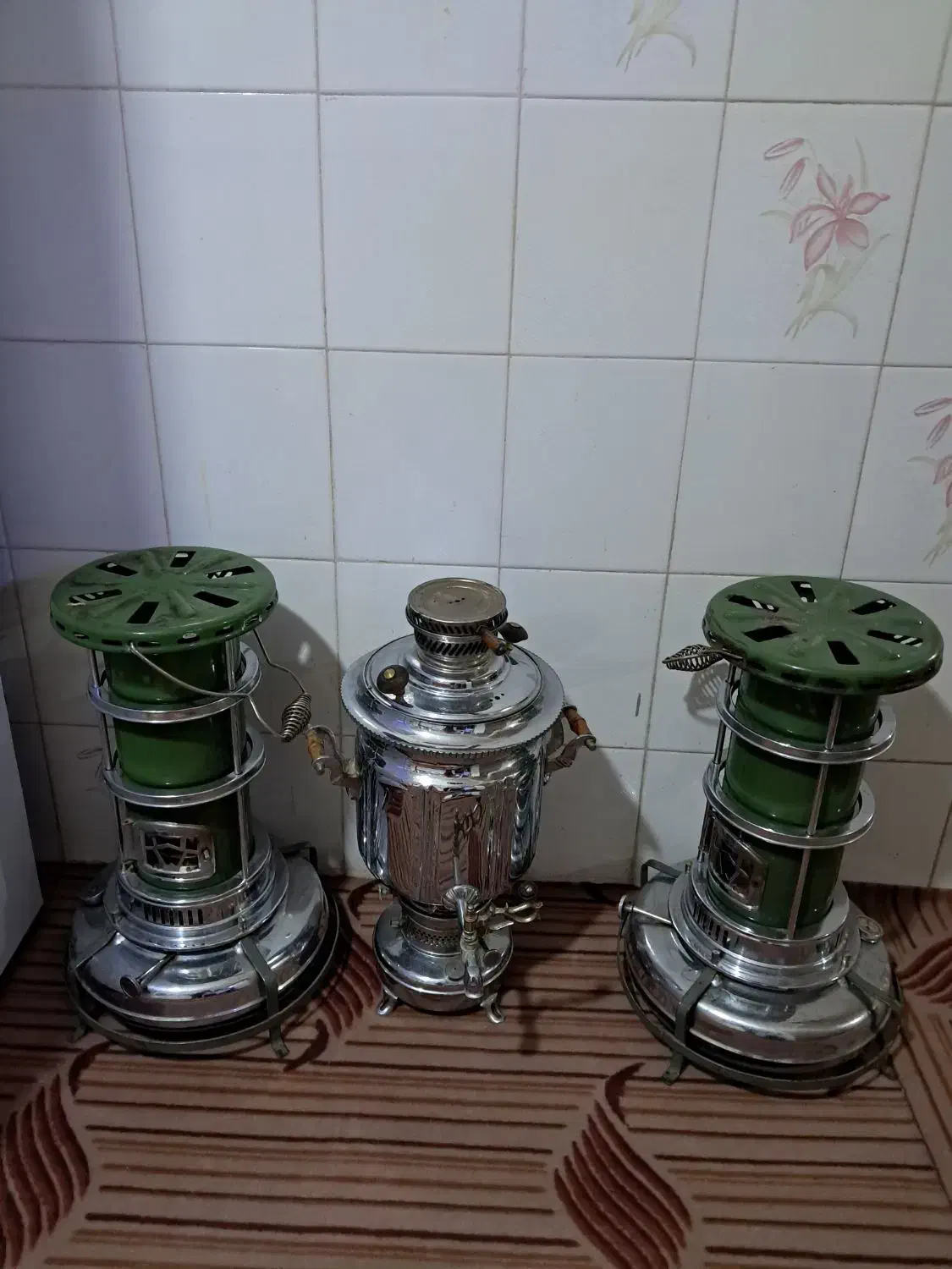 مجموعه قدیمی و سالم|کلکسیون اشیاء عتیقه|کرمان, |دیوار