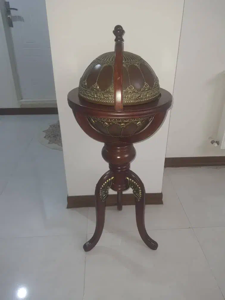 تلفن سلطنتی آنتیک با میز کره ایی|تلفن رومیزی|کرج, فاز ۵ مهرشهر|دیوار