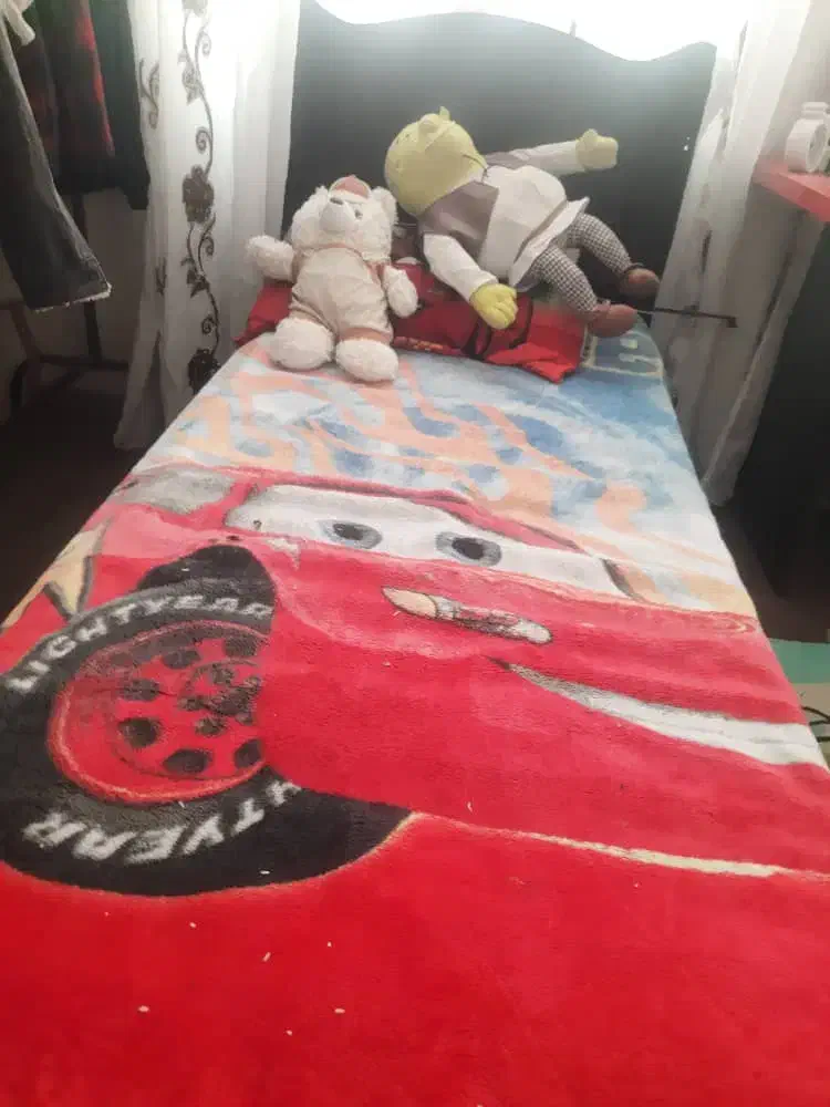 فروش یک عدد کمد و دو عدد تخت و میز کامپیوتر|تخت و سرویس خواب|زرقان, |دیوار