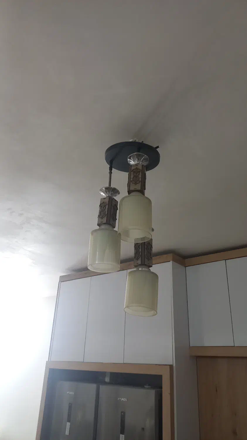 یک عدد لوستر|لوستر و چراغ آویز|مشهد, شفا|دیوار