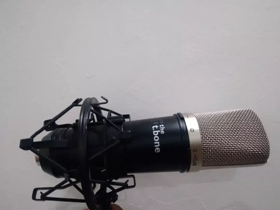 میکروفن|صوتی و تصویری|محمدشهر, محمدشهر|دیوار