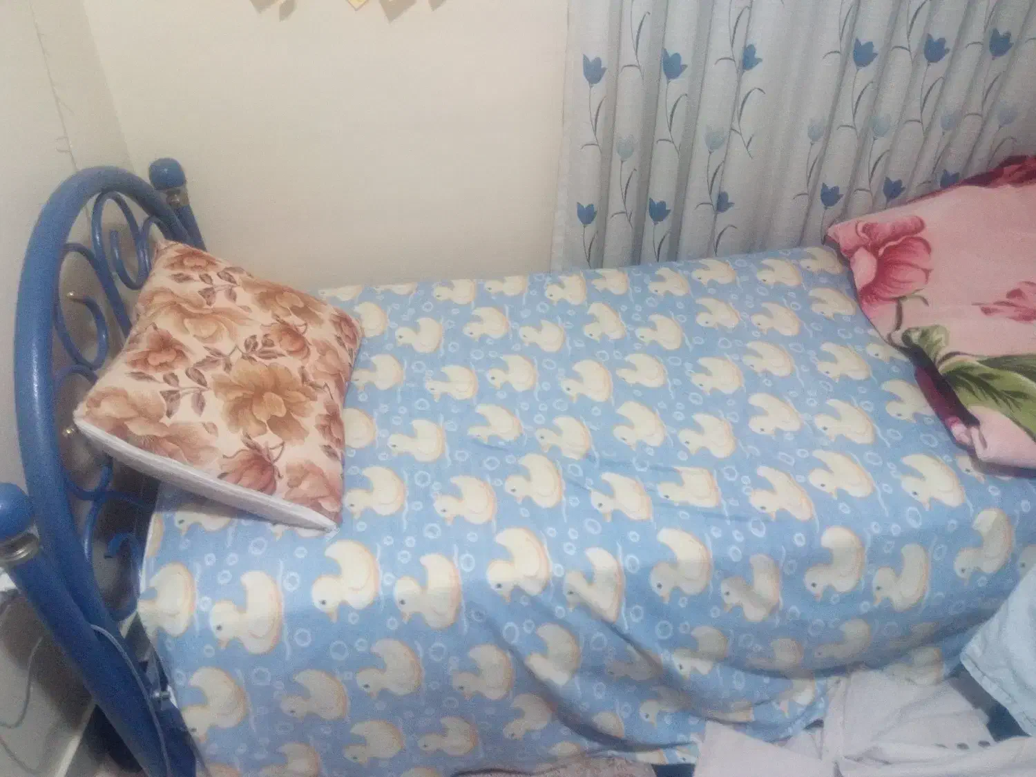 تخت خواب تک نفره|تخت و سرویس خواب|کرج, حصارک بالا|دیوار