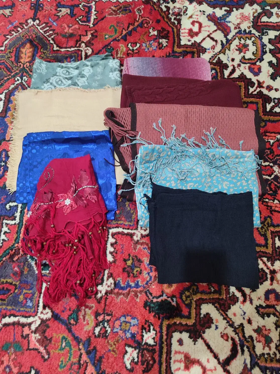 شال و روسری و چادری و پارچه و جوراب شلواری|لباس|تبریز, |دیوار