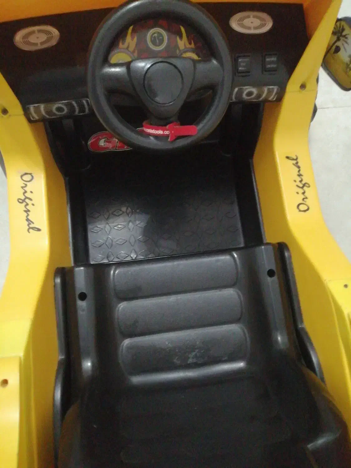 ماشین شارژی سالم ۲ موتوره|اسباببازی بچه|اراک, |دیوار