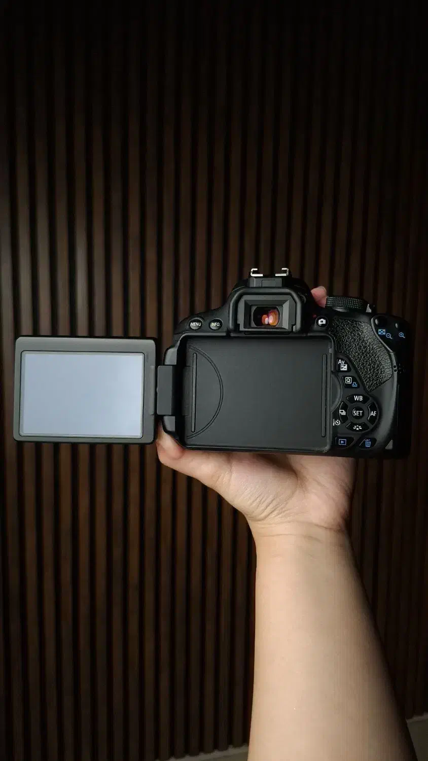 بدنهcanon 700d رو دارم میفروشم 34kشات خورده|دوربین عکاسی و فیلمبرداری|تهران, یاخجی آباد|دیوار