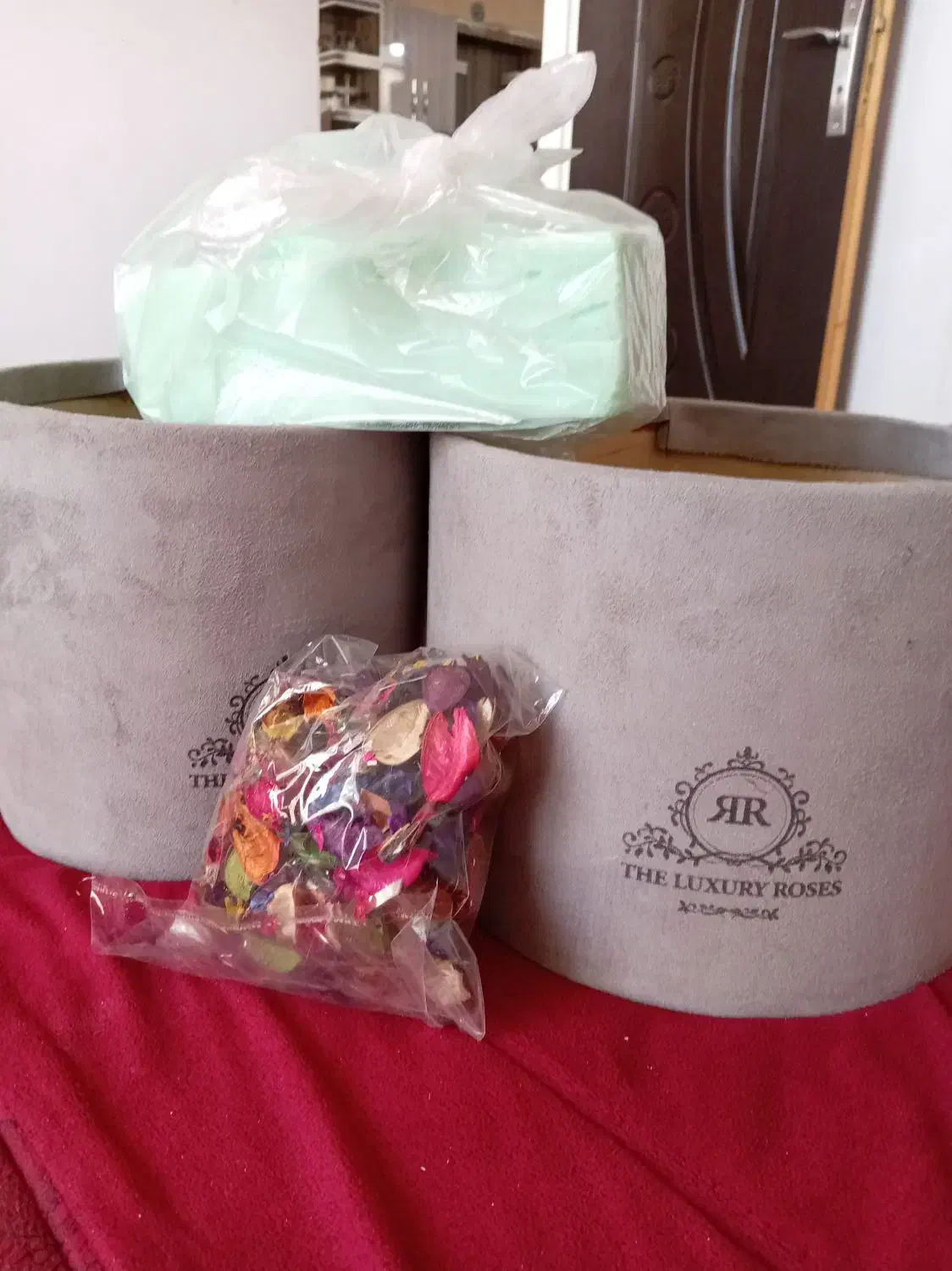 گلدون|گل مصنوعی|شیراز, شهرک کوشکک|دیوار