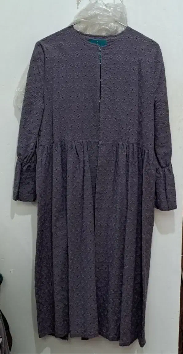 مانتو نو|لباس|شیراز, تندگویان|دیوار