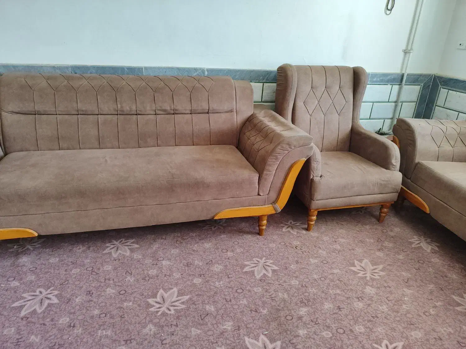مبل هفت نفره با میز مفت|مبلمان خانگی و میز عسلی|آزادشهر, |دیوار