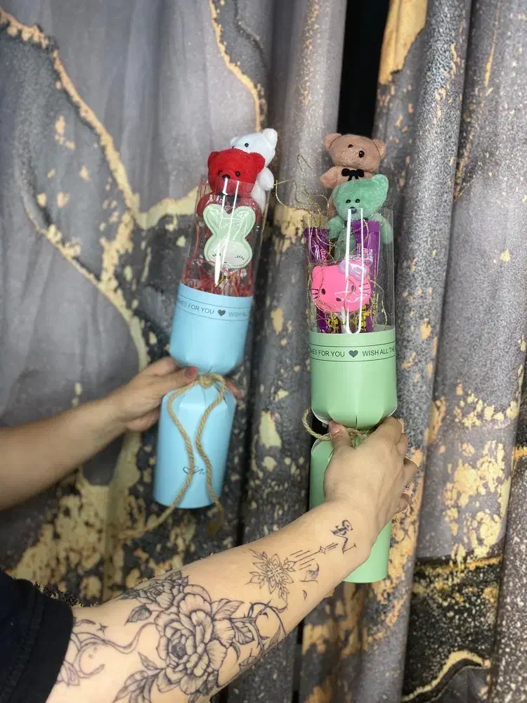 گل تک شاخه|گل مصنوعی|رشت, کوی مهر|دیوار