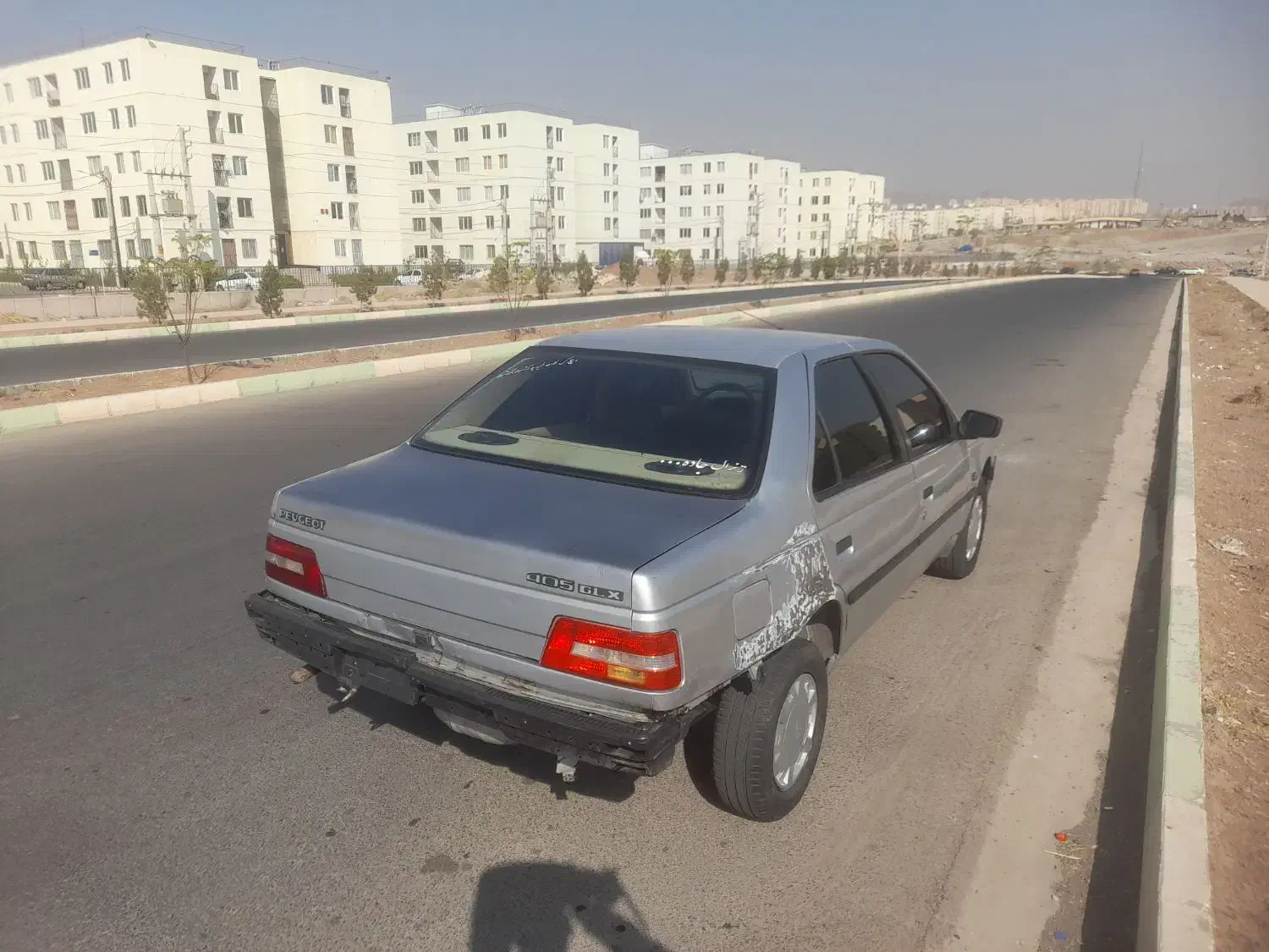 پژو ۴۰۵ نقر ای متالیک تصادفی مدل ۸۹ تو کرم|خودرو سواری و وانت|پرند, فاز ۶|دیوار