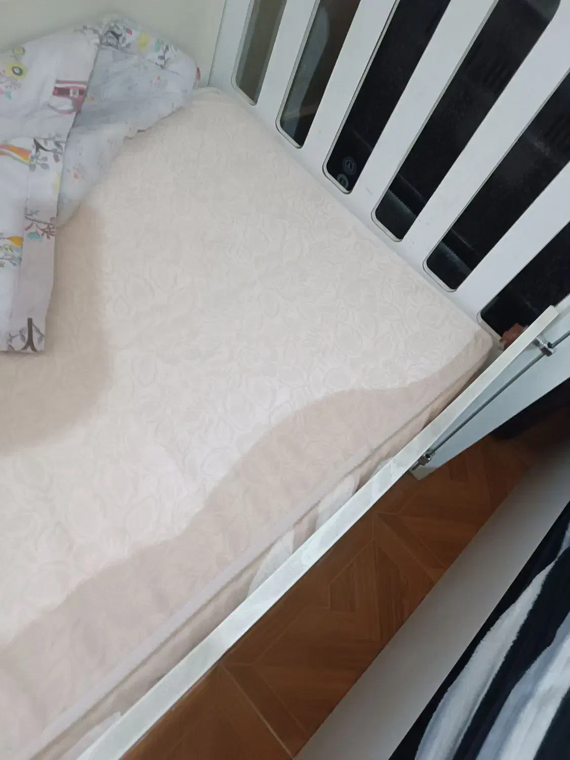 تخت وکیوم کودک|تخت و صندلی بچه|مشهد, پنجتن|دیوار