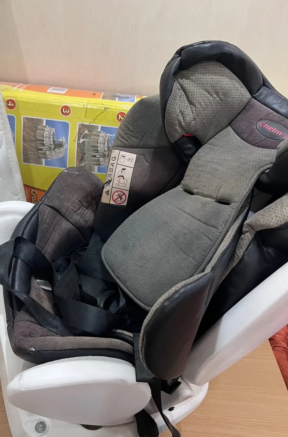 صندلی ماشین کودک چلینو|تخت و صندلی بچه|شوشتر, |دیوار