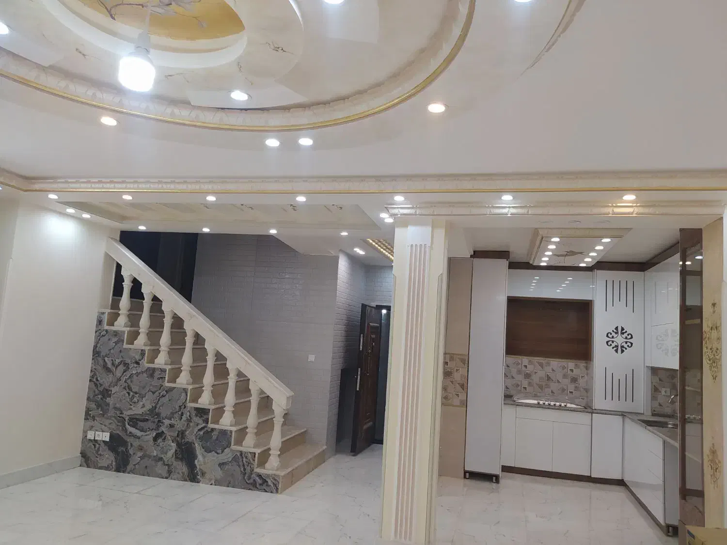 رهن کامل خانه ویلایی طبقه دوم|اجارهٔ خانه و ویلا|کازرون, |دیوار