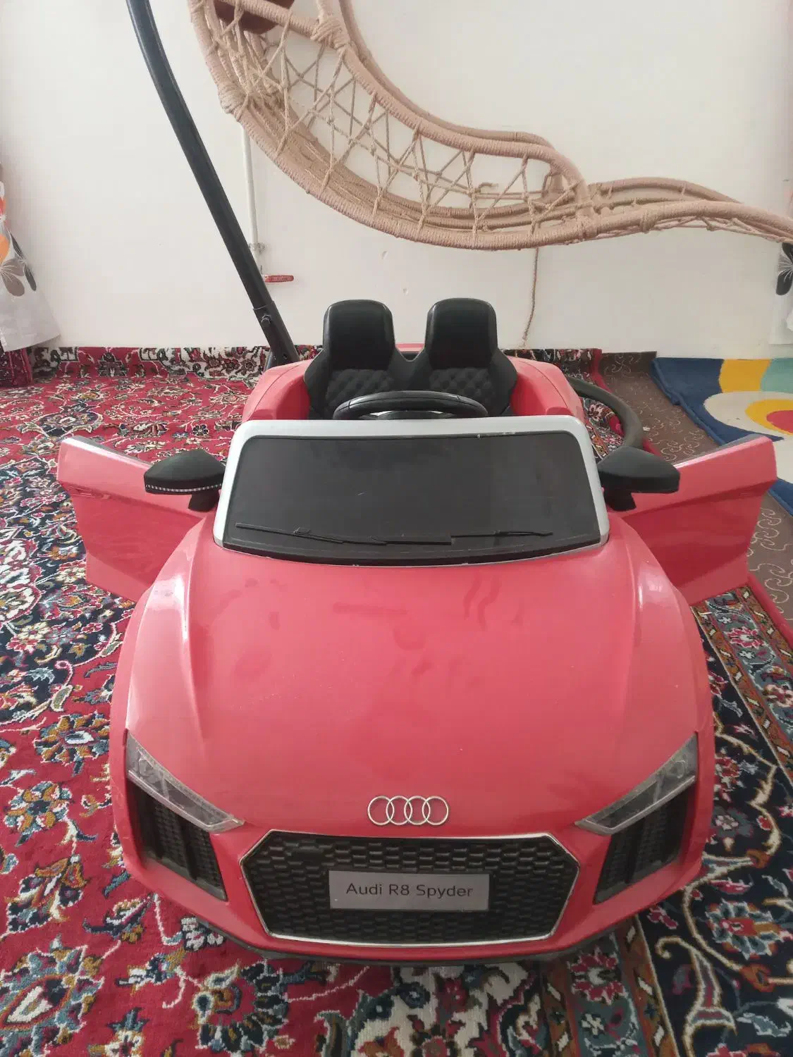 ماشین شارژش آئودی وکفش اسکیت|دوچرخه، اسکیت، اسکوتر|محلات, |دیوار