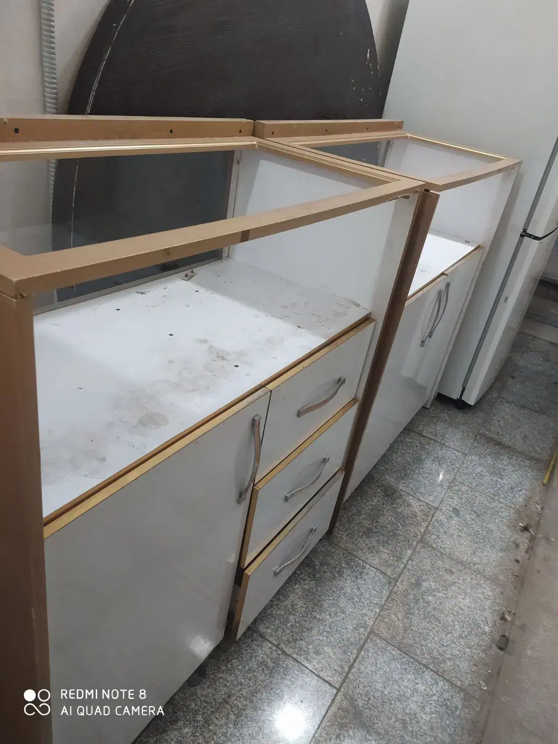 ویترین مغازه سالم نو هستش به علت کم بود جا|بوفه، ویترین، کنسول|بستان آباد, |دیوار