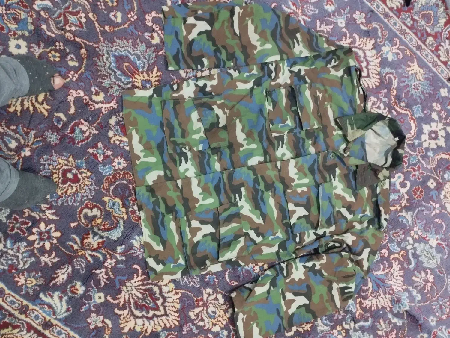 دو عدد فرنچ (لباس)سربازی ارتشی.|لباس|ملایر, |دیوار